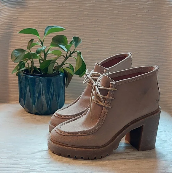 Lucky Brand Cream Lace-Up Ankle Booties Size 6.5 - Picture 3 of 10